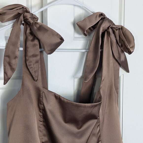 Show Me Your Mumu Claire Midi Dress - Dune Luxe Satin / Mocha Mousse - Picture 4 of 6